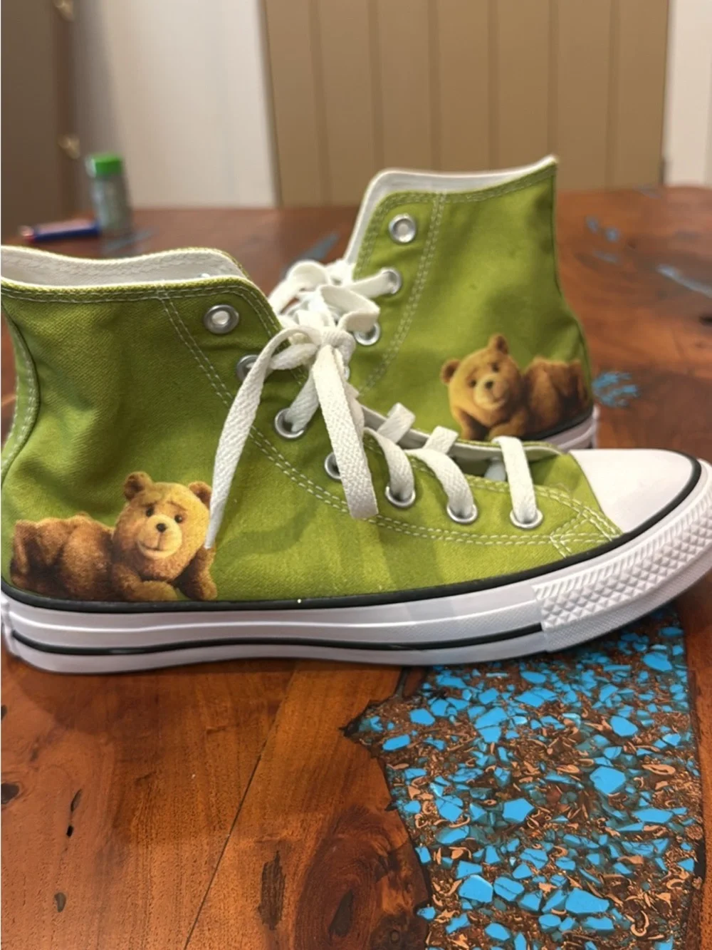 Limited Edition Ted x Converse 🍋‍🟩🍋‍🟩 - Picture 2 of 4